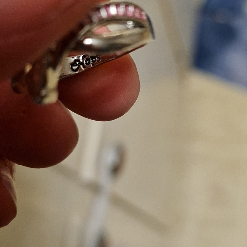 Beautiful ring - Picture 3 of 4